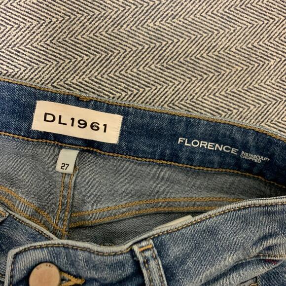 DL1961 - Florence Instasculp Crop in Belmont - Picture 4 of 8